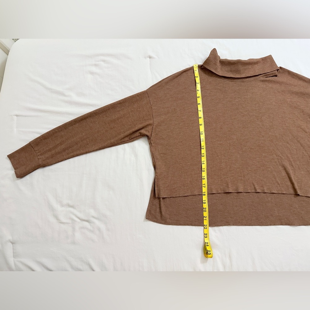 American Eagle Waffle Knit Crop Turtleneck - Brown - S - Picture 8 of 10